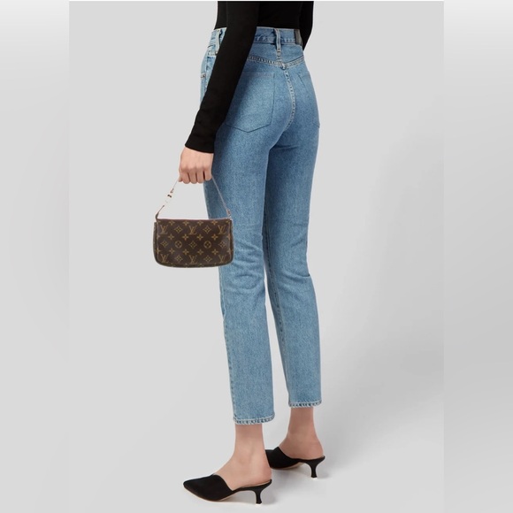 Louis Vuitton LV Monogram Pochette Accessoires Vintage hand bag, pre-owned - Picture 2 of 11